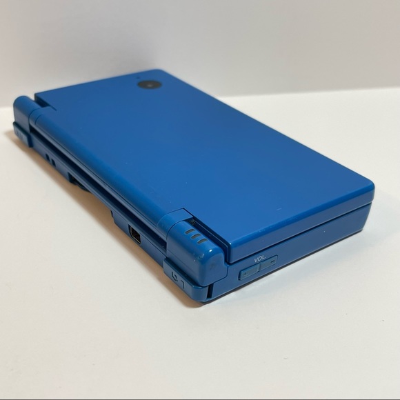 (KID'S BUNDLE) Blue Nintendo DSi W/ 17 Games & Accessories! - Picture 11 of 17